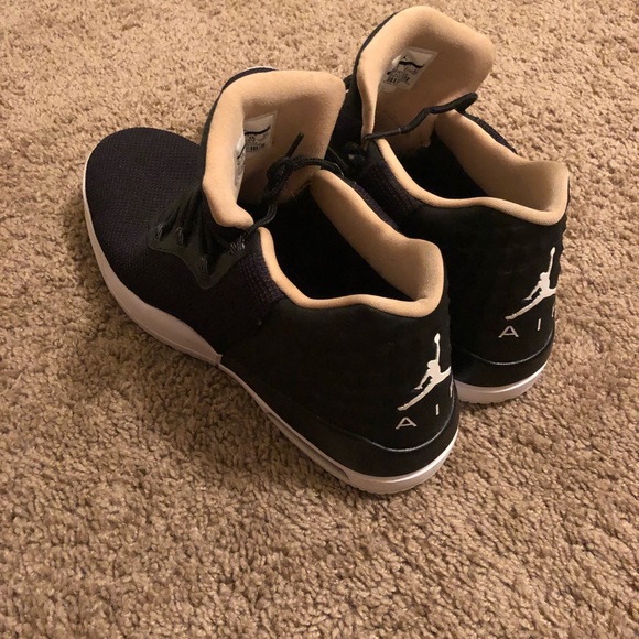 Jordan Tennis Shoes - Picture 3 of 3